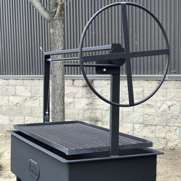 Charcoal grill with grate